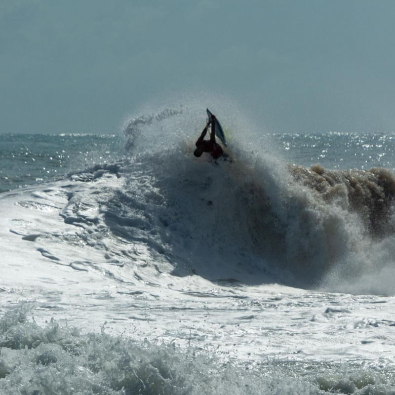 Surfing Republica- Bocas Invitacional dejó grandes sorpresas en las poderosas olas del Caribe