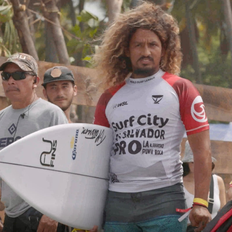 Surfing Republica - Carlos Muñoz obtiene el patrocinio de Corona