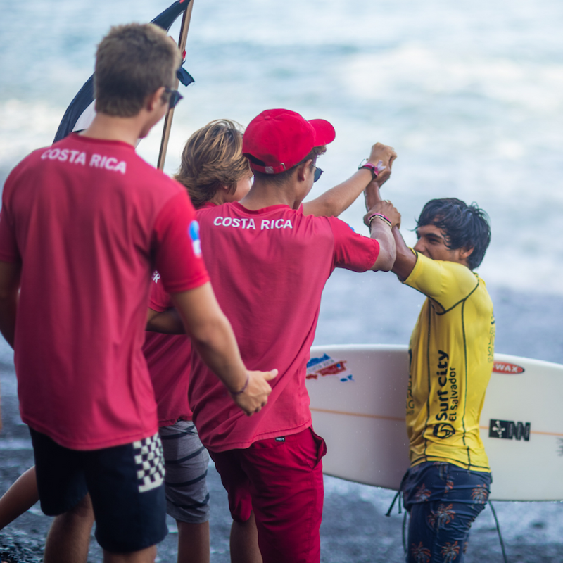Surfing Republica - Costa Rica mantiene a la mitad de su equipo aún en competencia en los Juegos Mundiales Junior