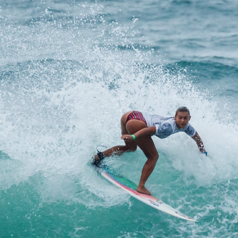 Surfing Republica- Leilani McGonagle avanza a los cuartos de final del Jack’s Pro en Huntington Beach