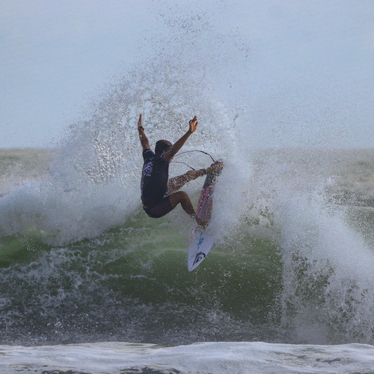 Surfing Republica- Representantes ticos disputarán parada ALAS en Puerto Rico