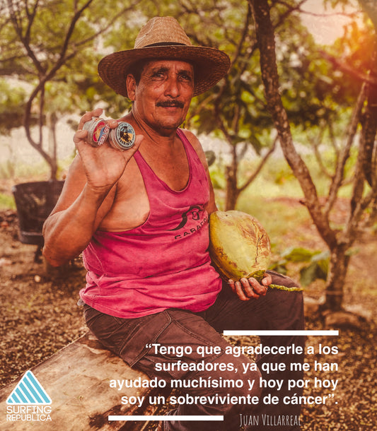 Surfing Costa Rica - Don Juan, un sobreviviente de cáncer que se gana la vida vendiendo pipas en Playa Hermosa