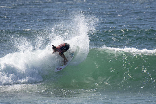 En vivo: Brisa Hennessy compitiendo los cuartos de final en parada QS en Australia