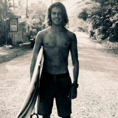 ¿Cómo vive la cuarentena Esteban Cháves en Santa Teresa? - Surfing Costa Rica