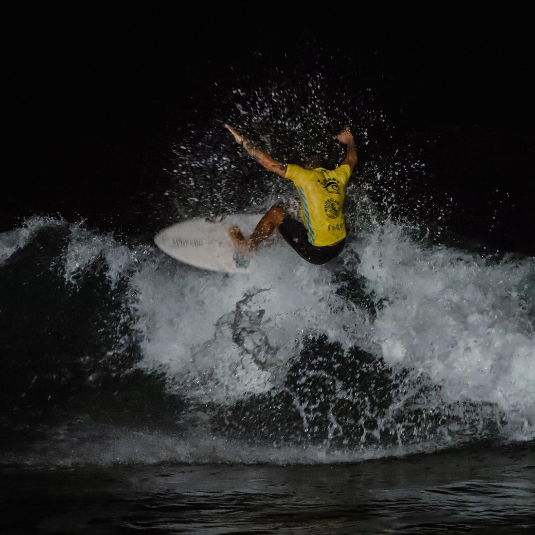 Primera vez que se realiza un torneo de surf nocturno y Jiu Jitsu en Costa Rica, donde además se repartió una bolsa de premios en efectivo por $1800.