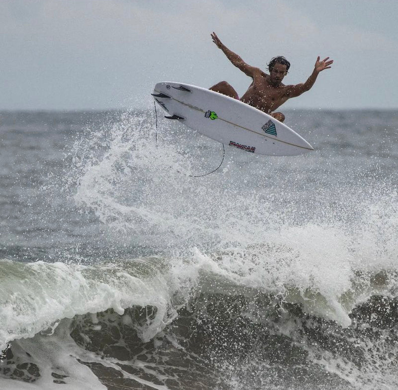 Surfing Republica - Óscar Urbina e Indiana Ferri conquistan la segunda fecha del Circuito Nacional de Surf