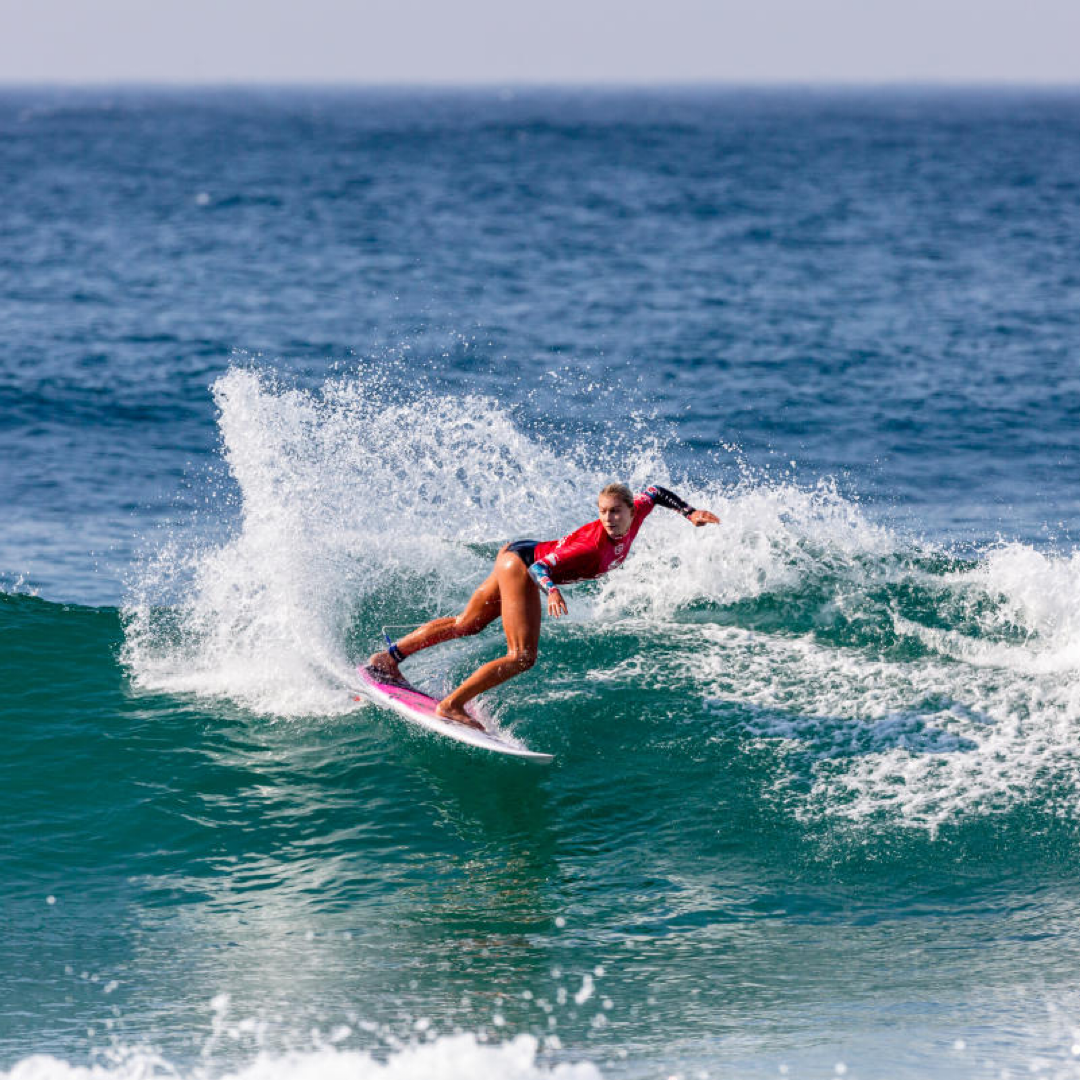 Surfing Republica - Leilani McGonagle avanza a las semifinales del Barbados Surf Pro