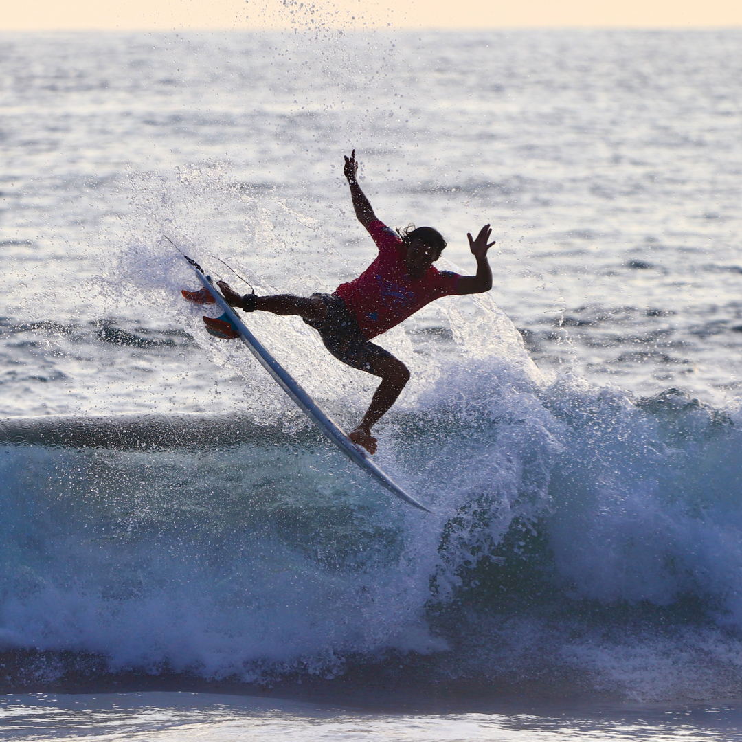 Surfing Republica - Óscar Urbina y Lia Díaz ganan la primera edición del Tsunami Sushi Surfing Championship 2022