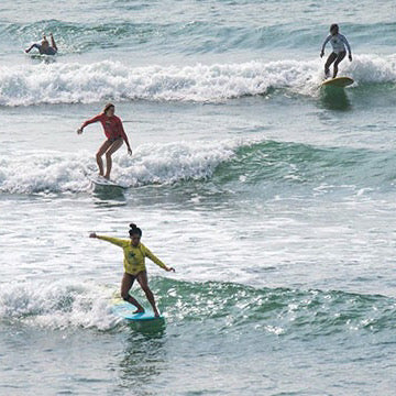 ¿Podemos contagiarnos de Covid - 19 al surfear? - Surfing Costa Rica
