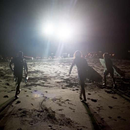Surfing Republica regresa con los torneos nocturnos a Playa Hermosa este próximo viernes