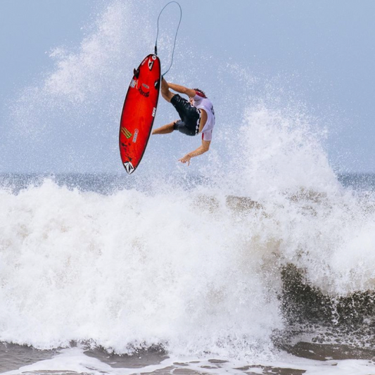 Surfing Republica- Ticos ven participación en la séptima fecha CT y el mejor surfing mundial continúa en El Salvador