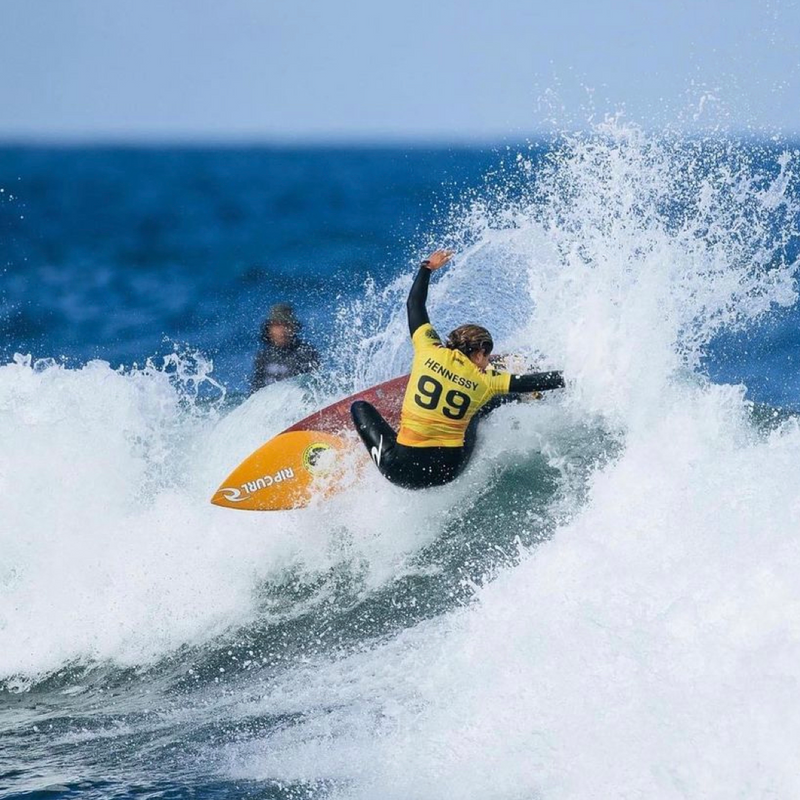 Surfing Republica - Brisa Hennessy reclasificó al CT 2023 y busca el top 5 para estar en las finales