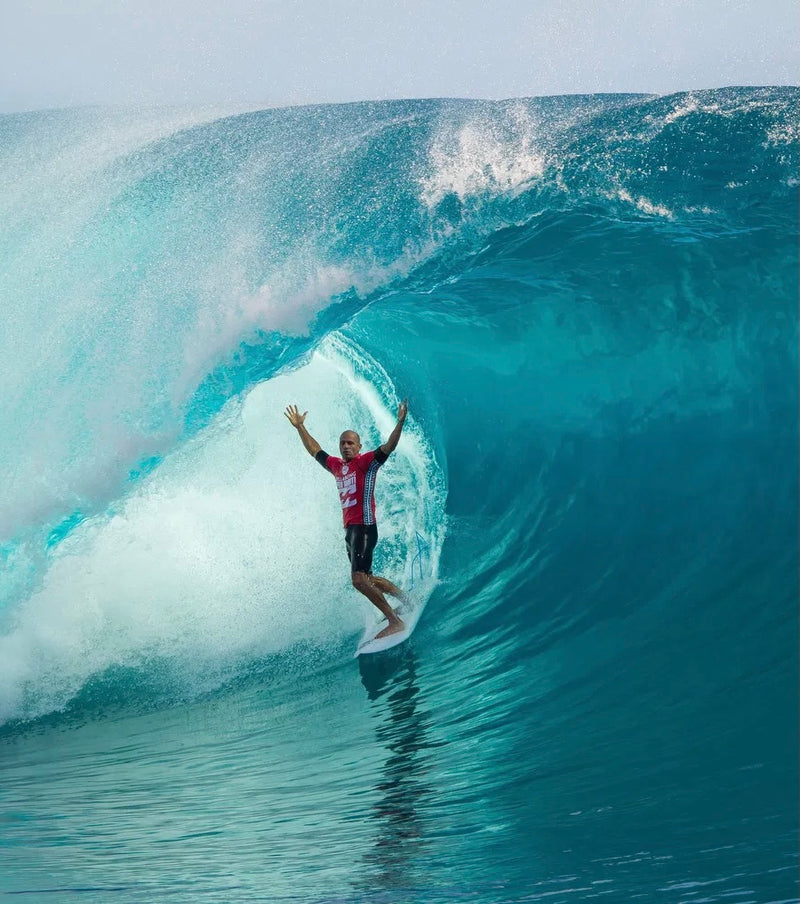 Surfing Costa Rica - Kelly Slater se lesiona y no viajará en el vuelo privado de la WSL a Australia