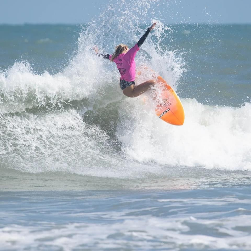 Surfing Republica - Representantes ticos alcanzan  importantes posiciones en el QS realizado en Florida