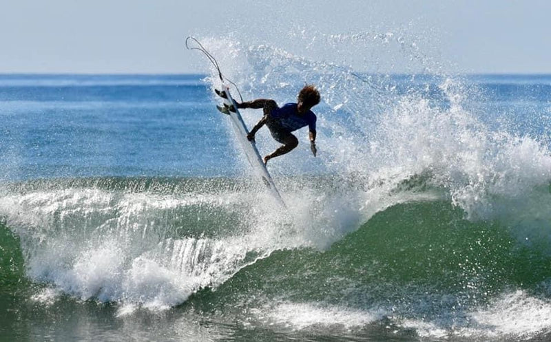 Surfing Costa Rica - Carlos Muñoz buscará el día de mañana el título latinoamericano de surf en El Salvador