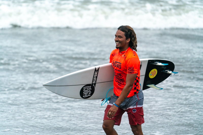 Costa Rica es top 10 y Carlos Muñoz es el onceavo mejor surfista del Mundial