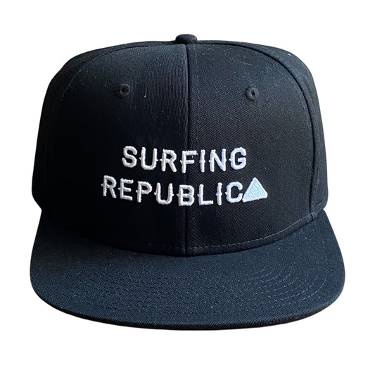Gorra negra clásica Surfing Republica